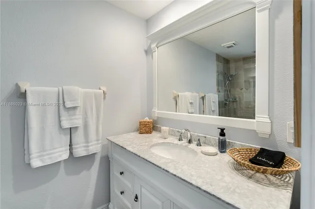 $2,399,500 | 511 4th Street, Key Colony Beach, FL 33051