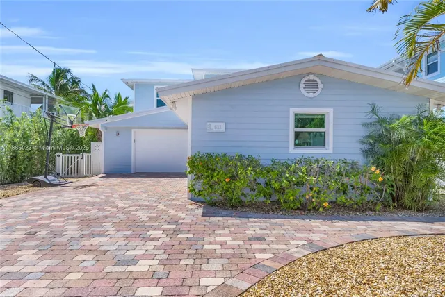 $2,399,500 | 511 4th Street, Key Colony Beach, FL 33051