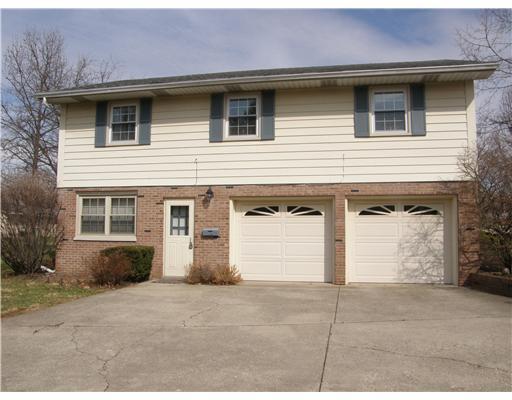 2653 Carousel Drive Springfield, OH 45503 - Photo 4 of 18