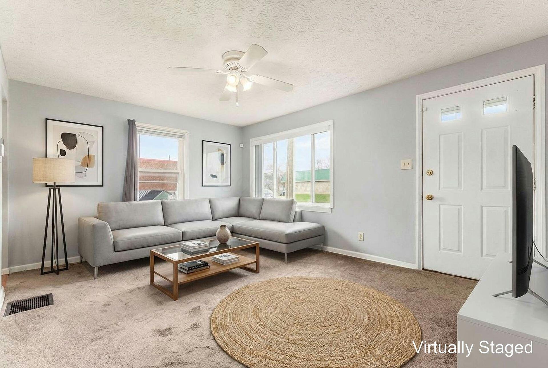 720 South Hampton Road Columbus, OH 43213 - Photo 4 of 25 Living Room - VS
