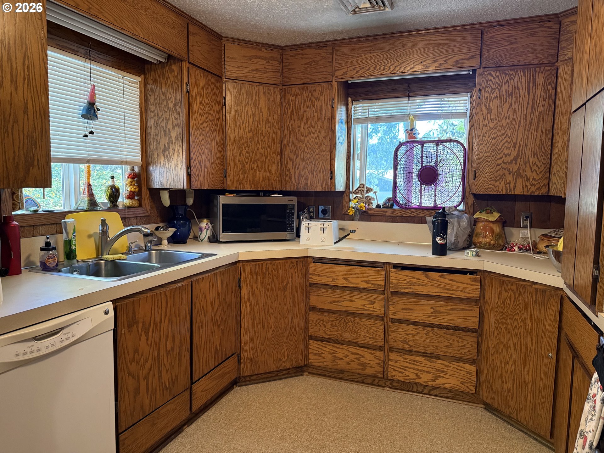 150 Southwest Brantley Drive Winston, OR 97496 - Photo 3 of 16 Kitchen