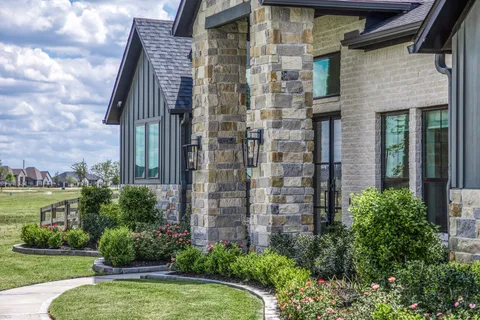 a view of a multi story building