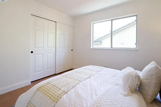 a view of a yard in front of house