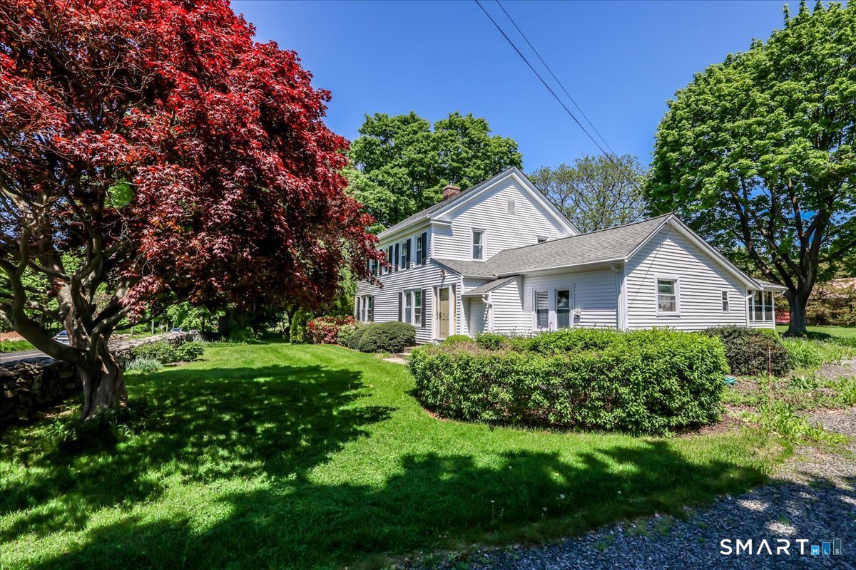 199 Berkshire Road Newtown, CT 06482 - Photo 6 of 40