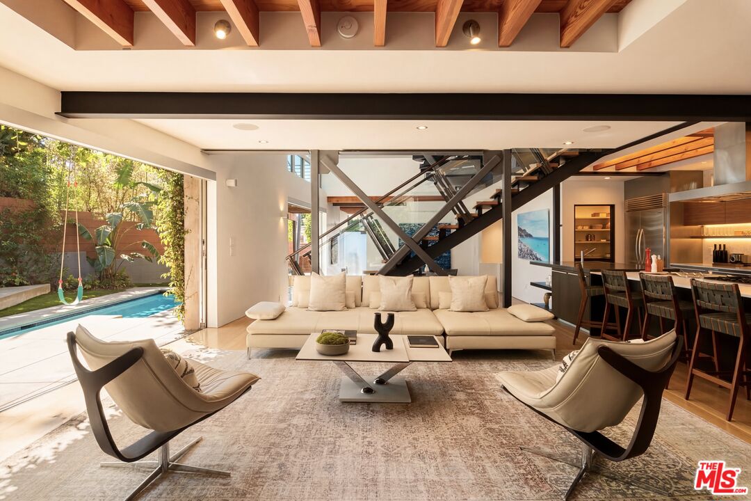 562 Stassi Lane Santa Monica, CA 90402 - Photo 6 of 21