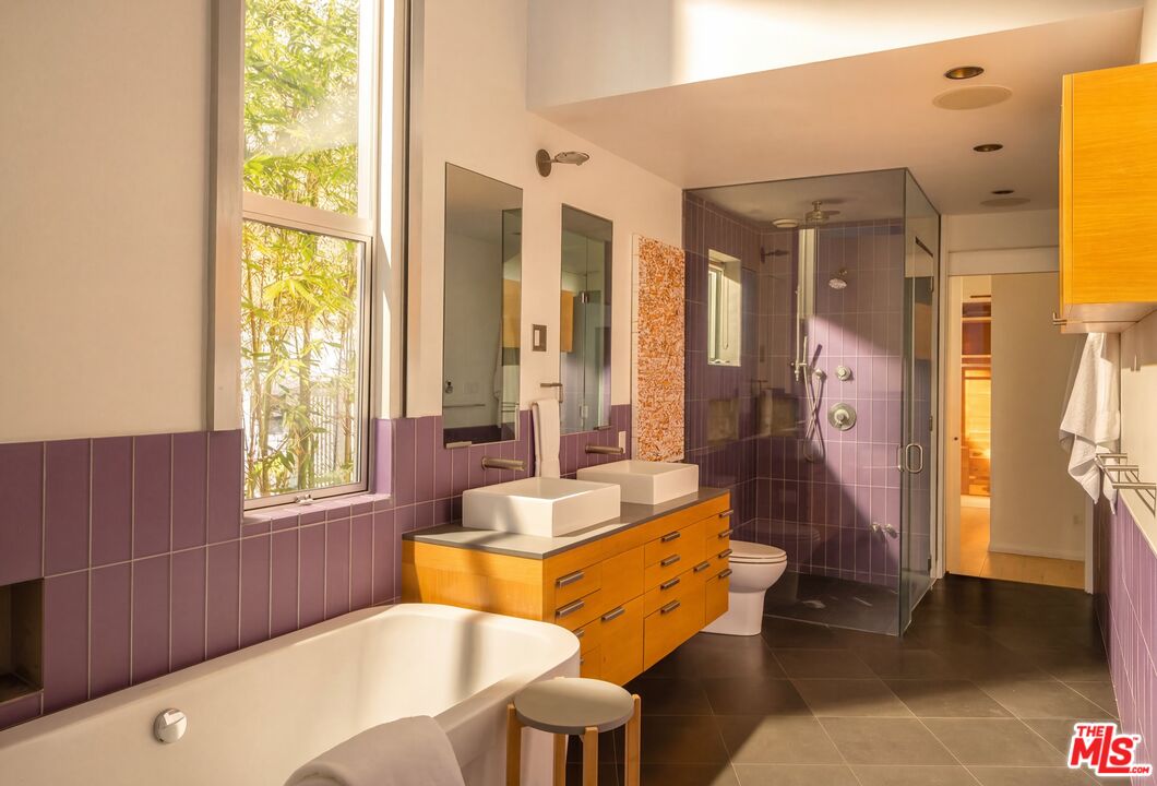 562 Stassi Lane Santa Monica, CA 90402 - Photo 10 of 21