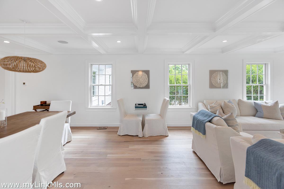 4 Cottle Lane Edgartown, MA 02539 - Photo 12 of 44 a living room with furniture and a window