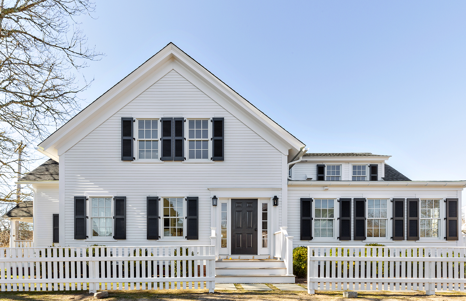 4 Cottle Lane Edgartown, MA 02539 - Photo 3 of 44 a view of a white house in front of a yard
