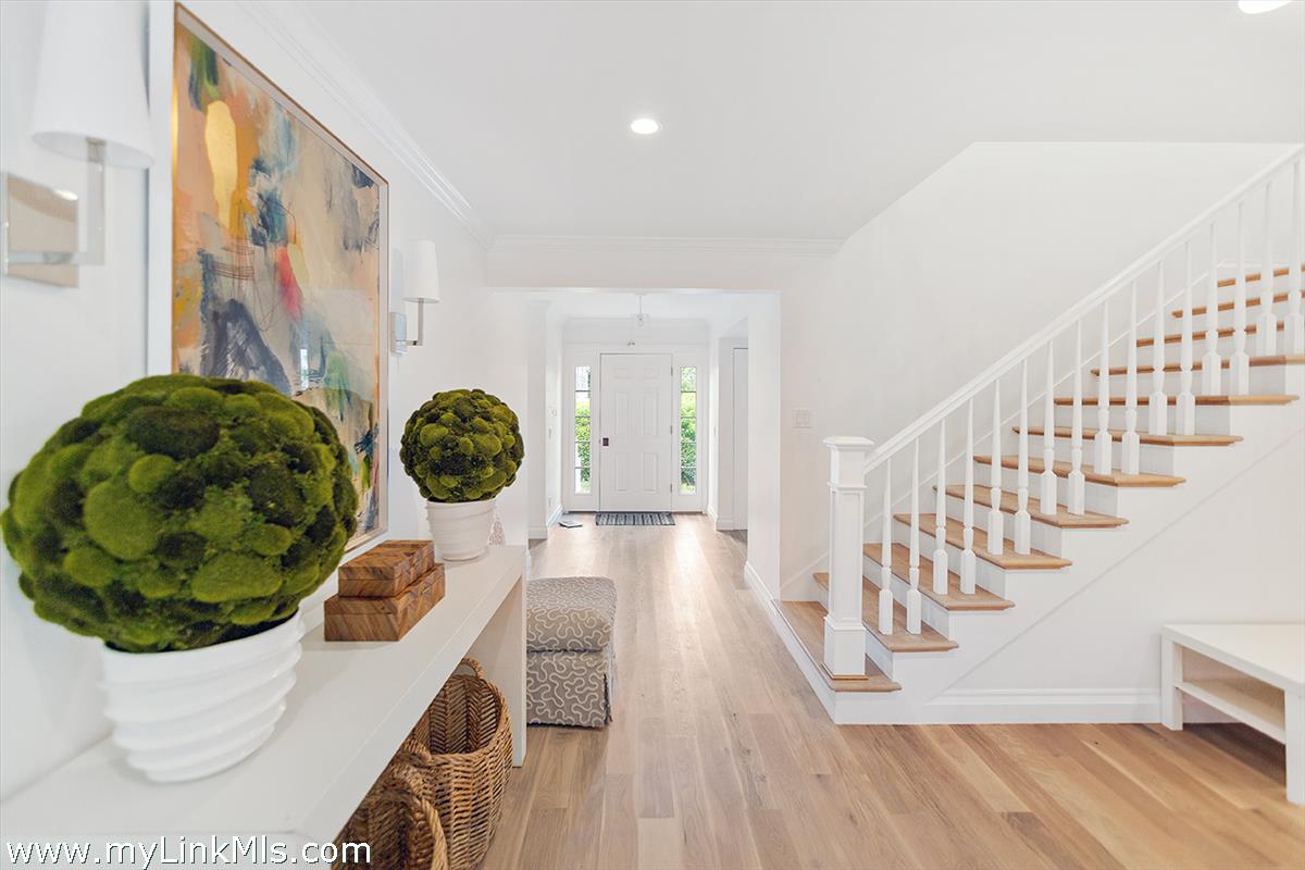 4 Cottle Lane Edgartown, MA 02539 - Photo 21 of 44 a view of entryway with wooden floor