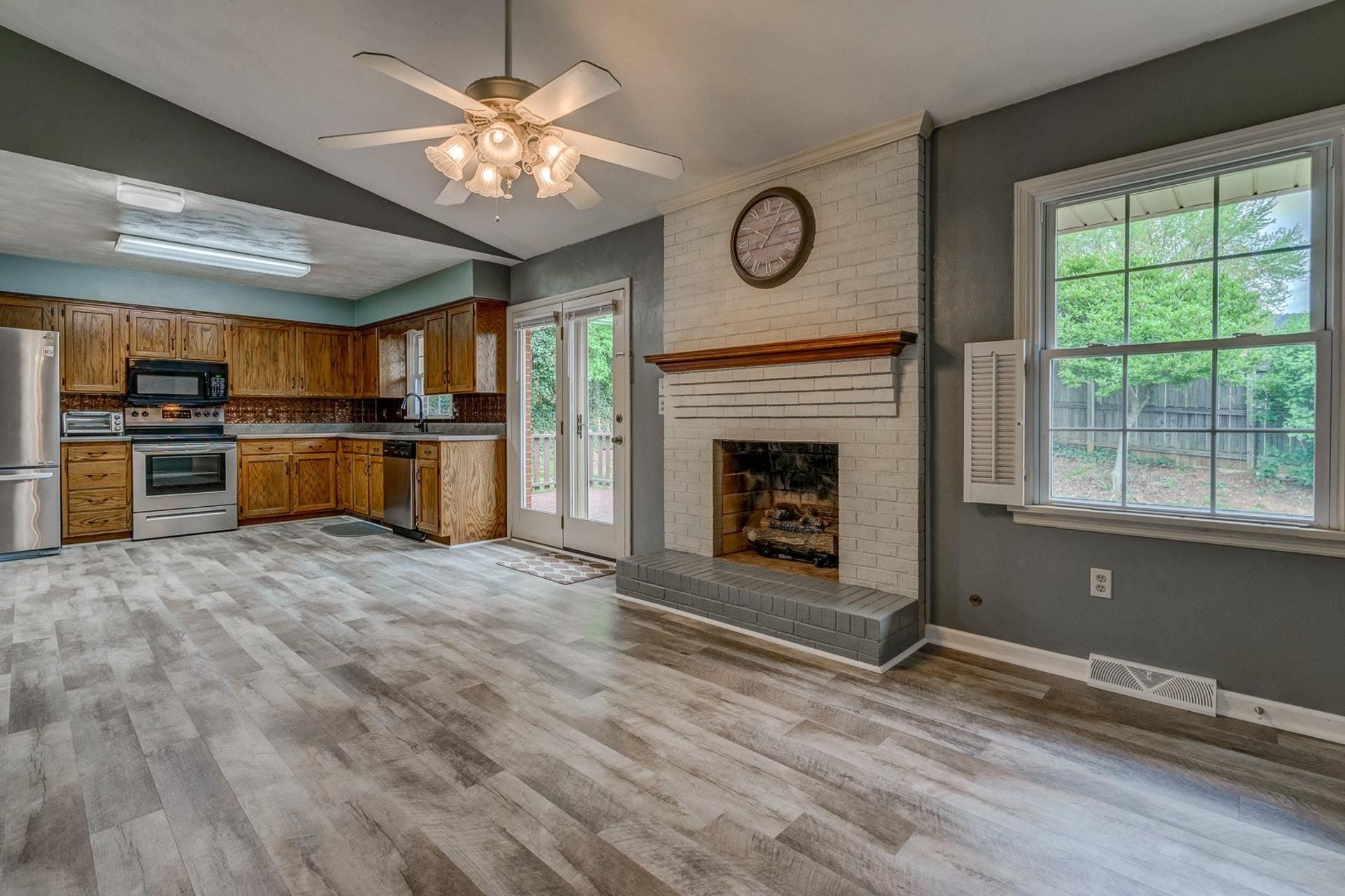 5215 Setter Road Roanoke, VA 24012 - Photo 11 of 31 011-310080-5215 Setter Road 11_7635997