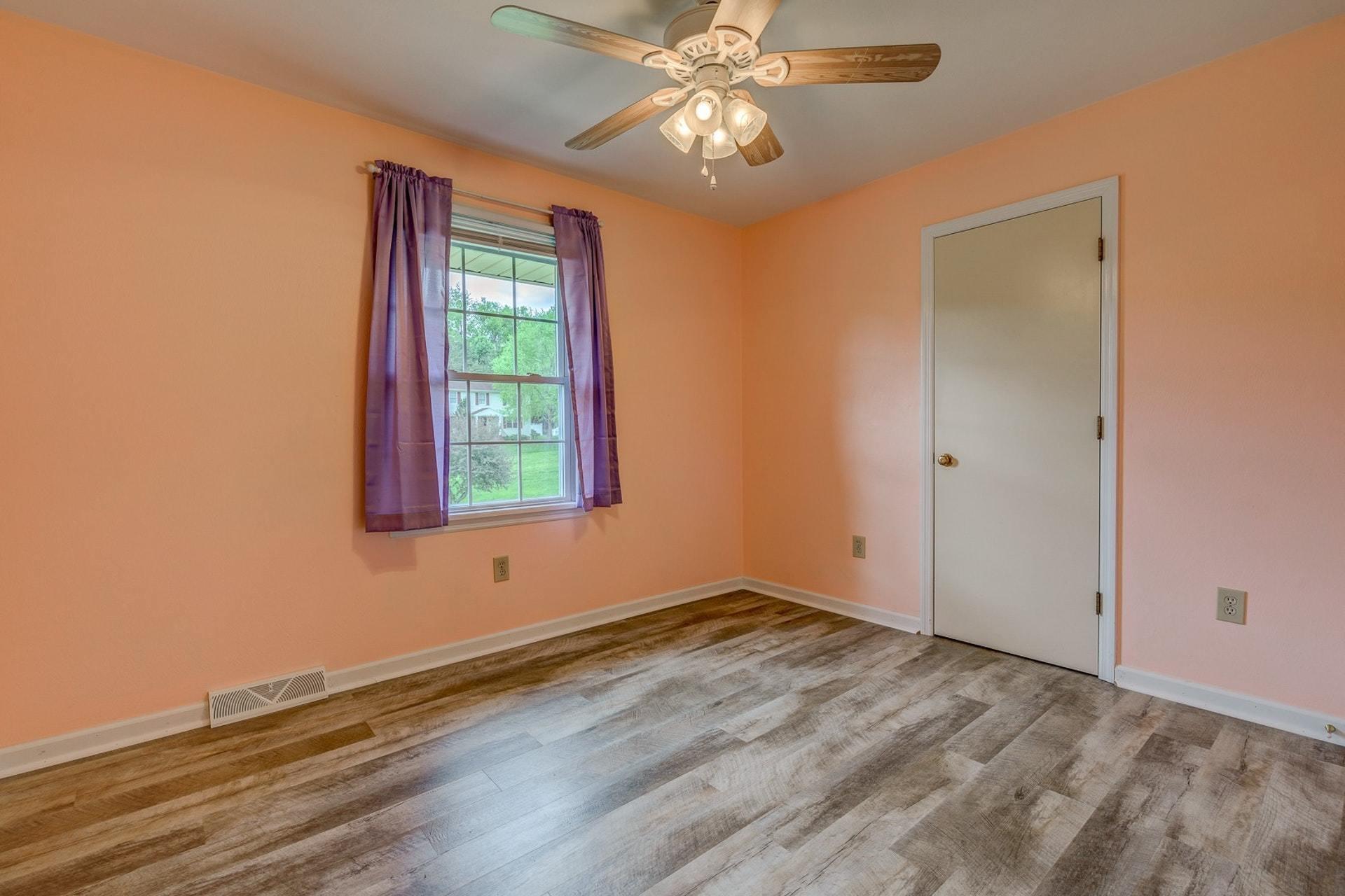5215 Setter Road Roanoke, VA 24012 - Photo 13 of 31 013-310080-5215 Setter Road 13_7635999