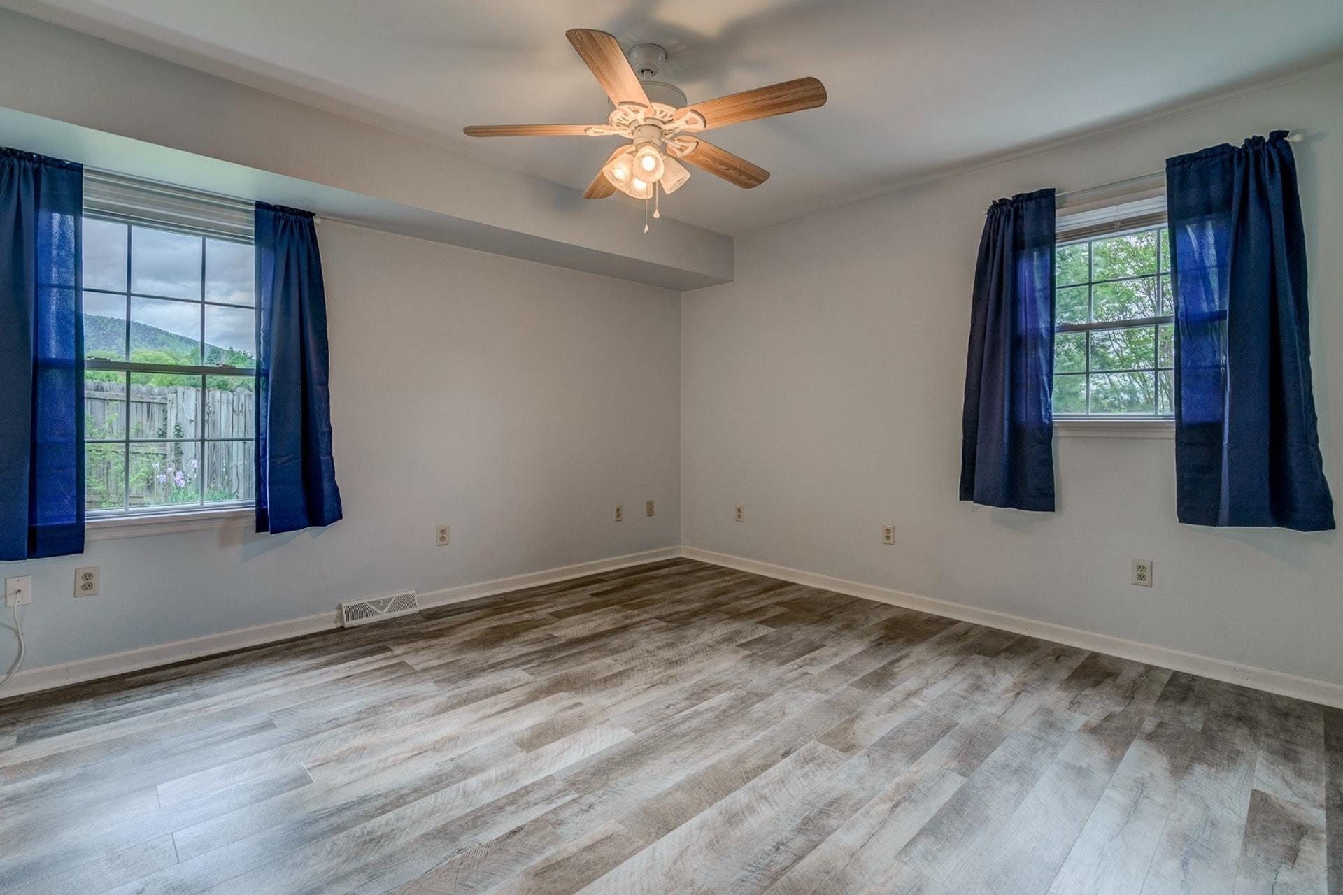5215 Setter Road Roanoke, VA 24012 - Photo 15 of 31 015-310080-5215 Setter Road 15_7636001