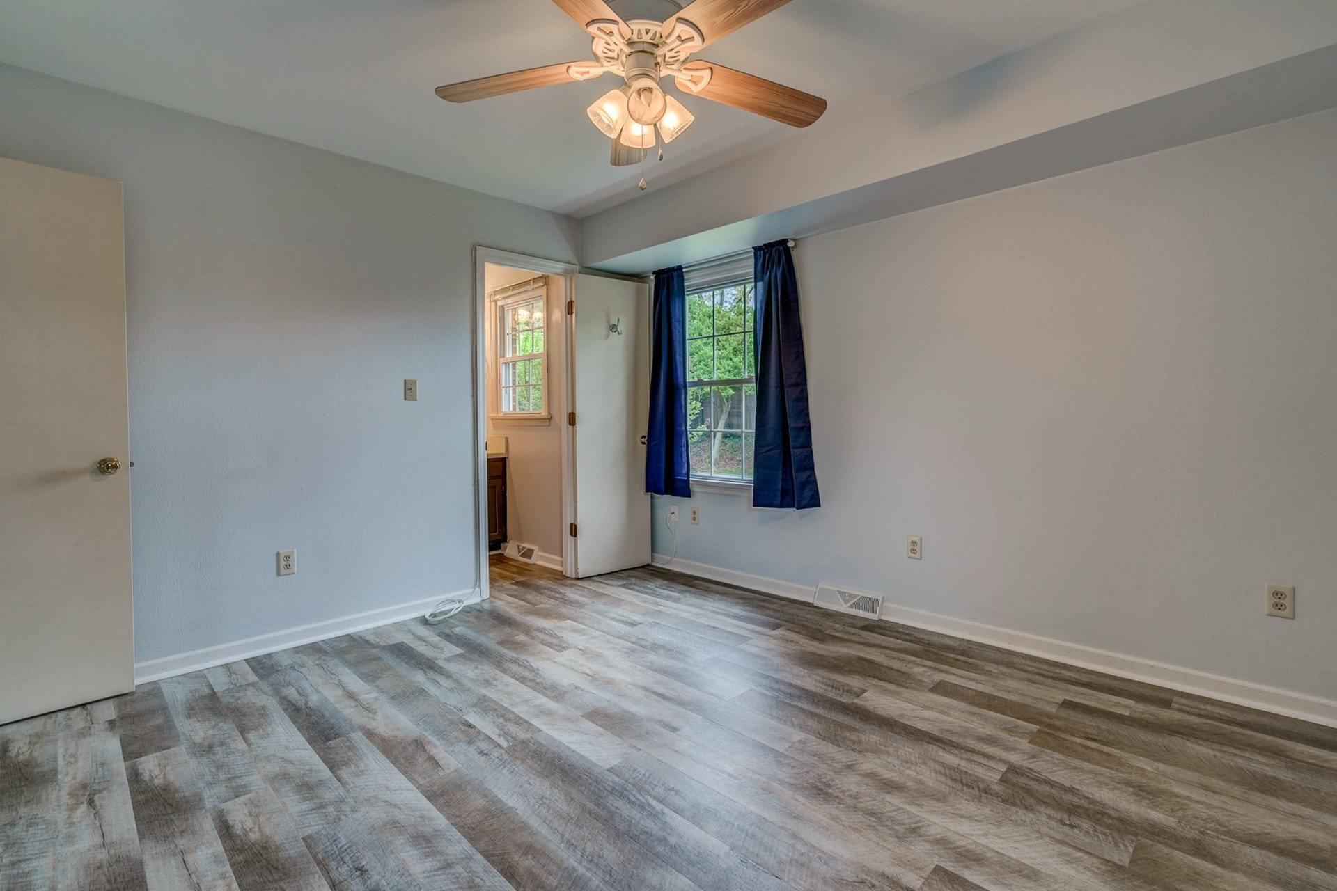 5215 Setter Road Roanoke, VA 24012 - Photo 16 of 31 016-310080-5215 Setter Road 16_7636002