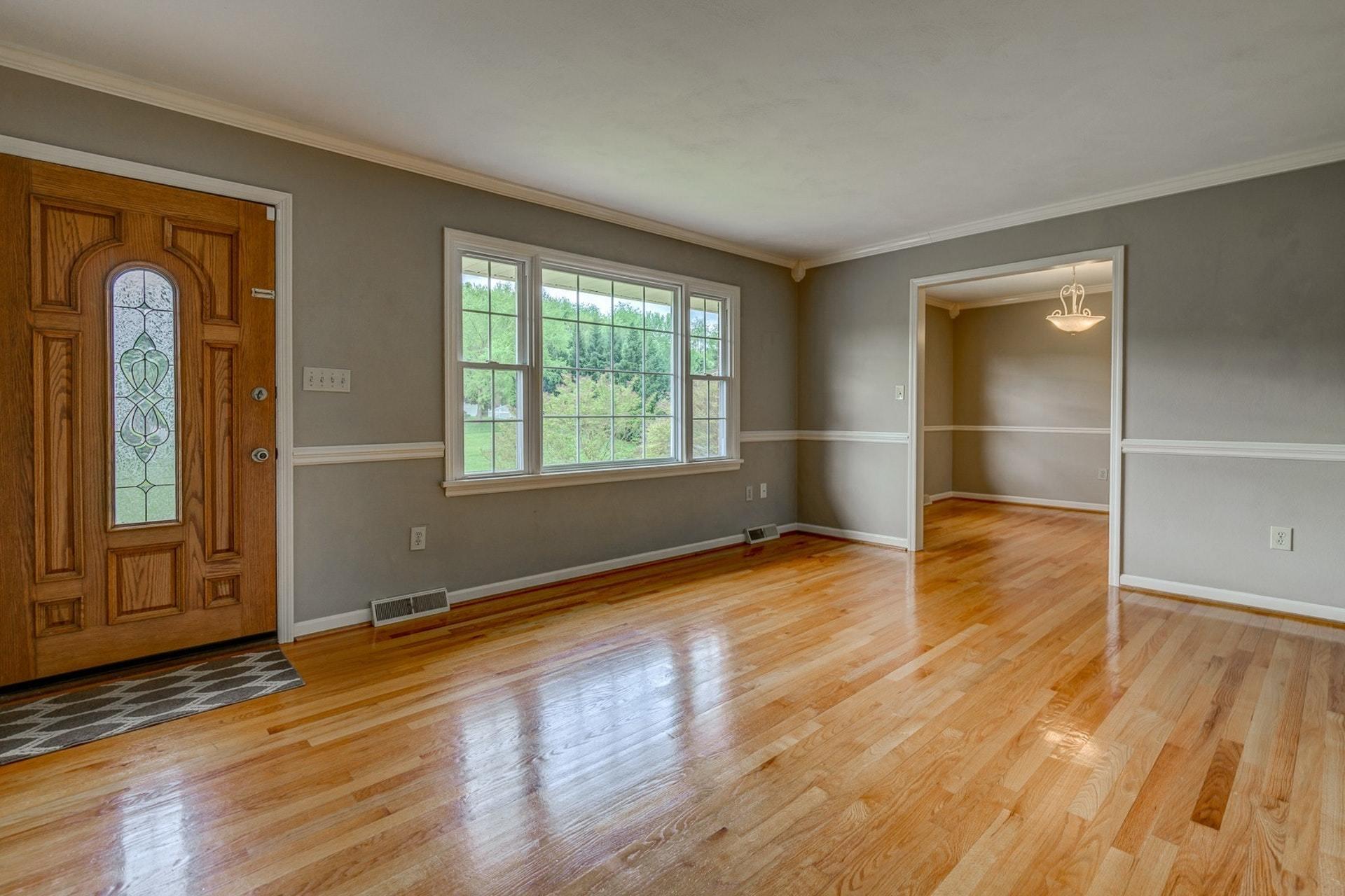 5215 Setter Road Roanoke, VA 24012 - Photo 5 of 31 005-310080-5215 Setter Road 05_7635988