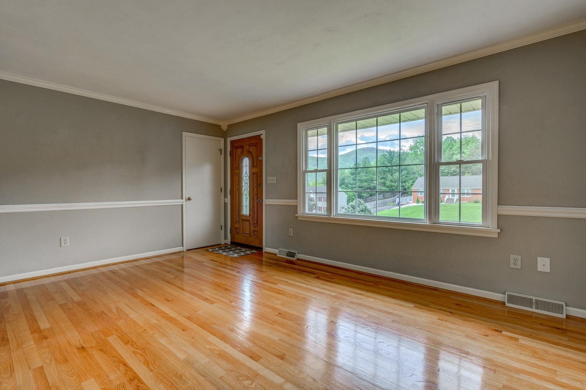 5215 Setter Road Roanoke, VA 24012 - Photo 6 of 31 006-310080-5215 Setter Road 06_7635990