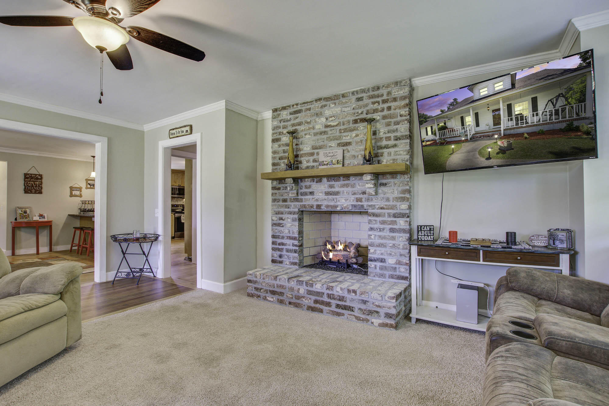 633 Country Club Road Andrews, SC 29510 - Photo 9 of 71 Living Room