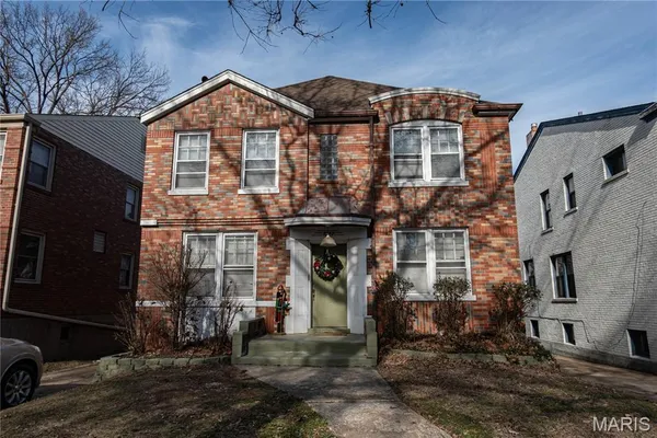 $379,500 | 7347 Delmar Boulevard, University City, MO 63130