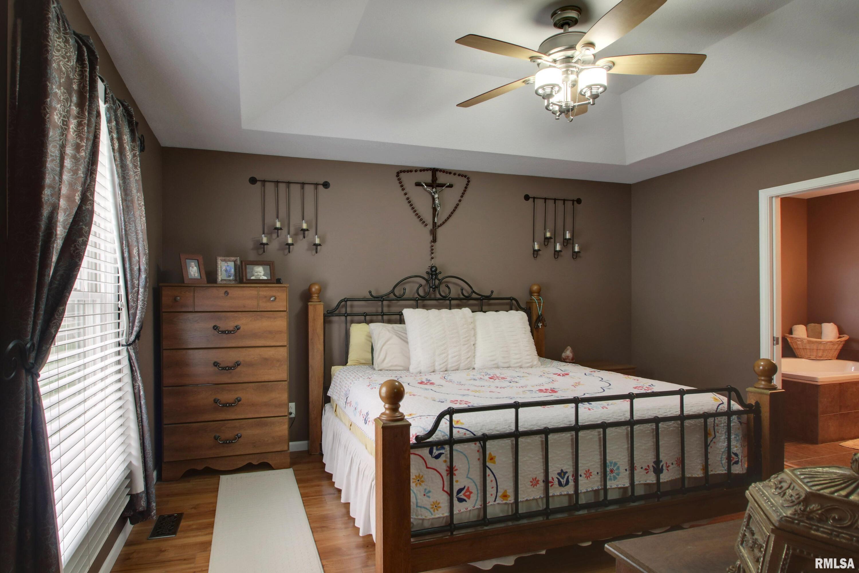 5297 Apache Pass Quincy, IL 62305 - Photo 11 of 24