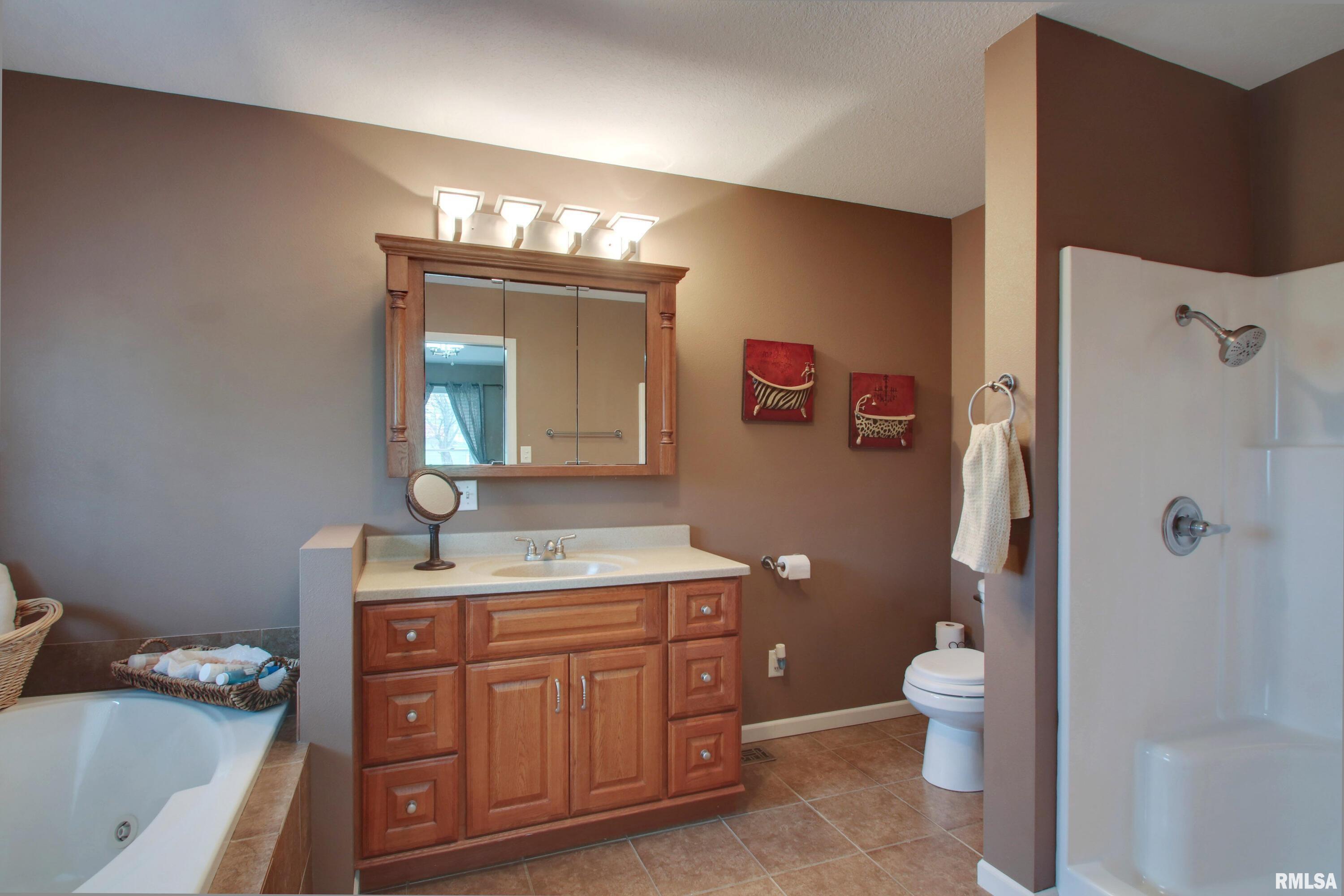 5297 Apache Pass Quincy, IL 62305 - Photo 12 of 24