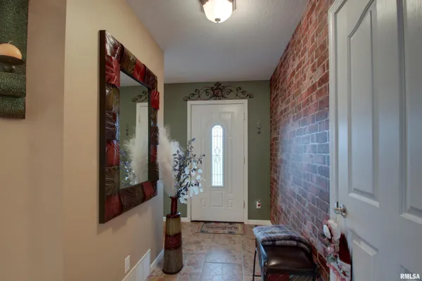 $430,000 | 5297 Apache Pass, Quincy, IL 62305