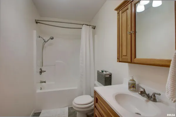 $430,000 | 5297 Apache Pass, Quincy, IL 62305