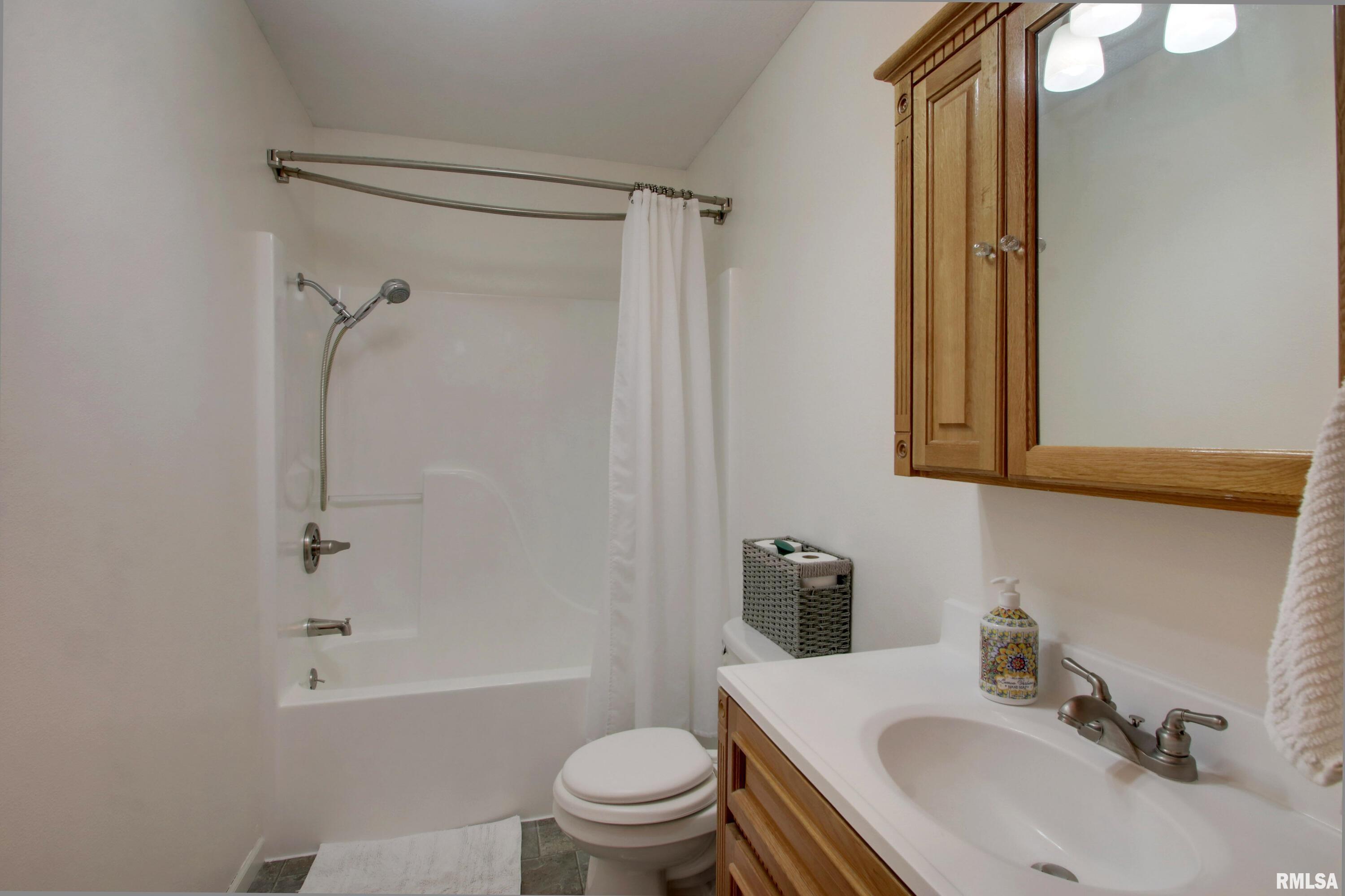 5297 Apache Pass Quincy, IL 62305 - Photo 16 of 24