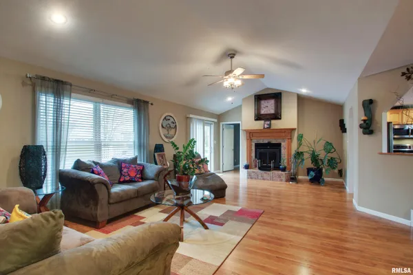 $430,000 | 5297 Apache Pass, Quincy, IL 62305