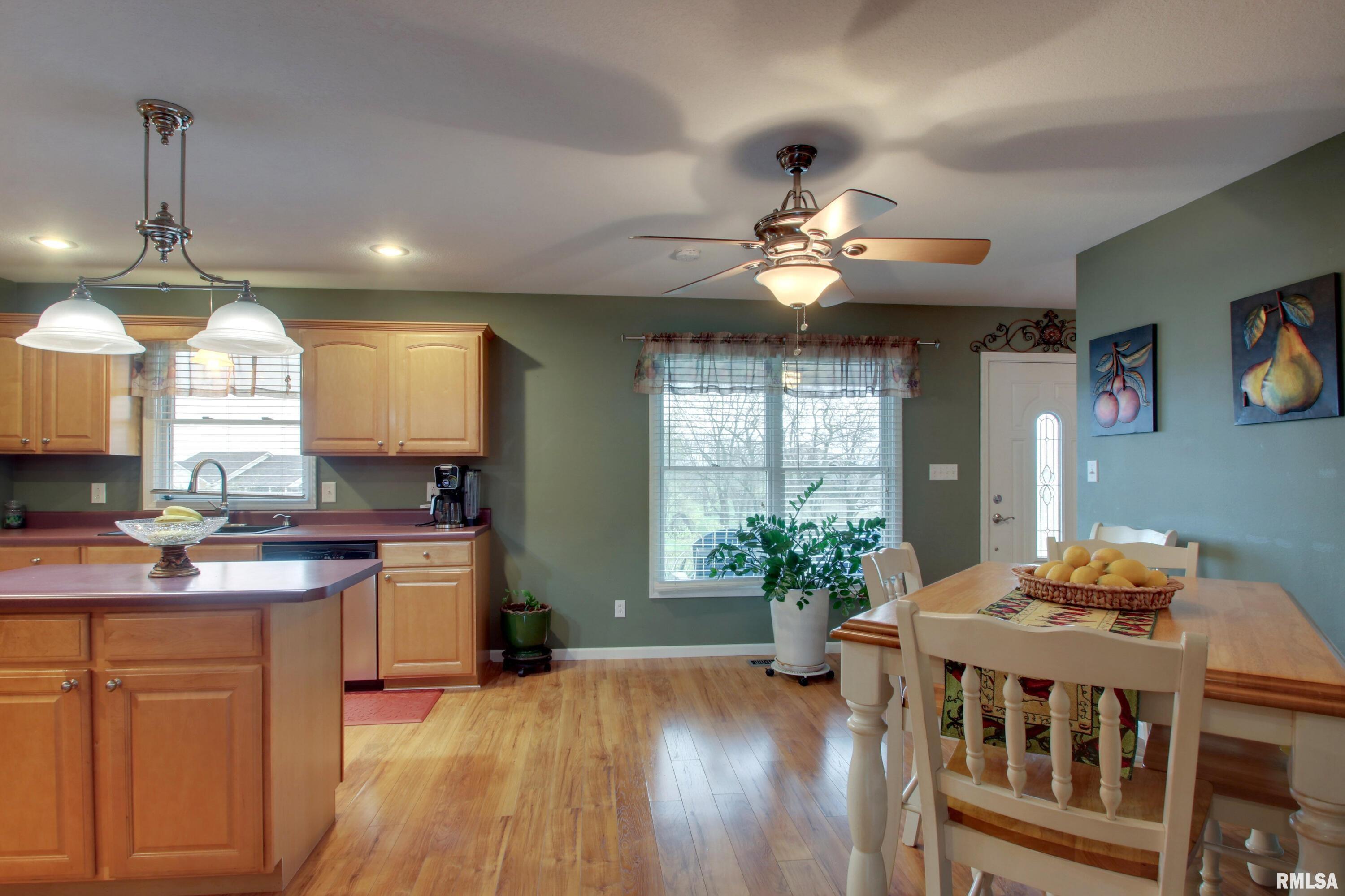 5297 Apache Pass Quincy, IL 62305 - Photo 8 of 24