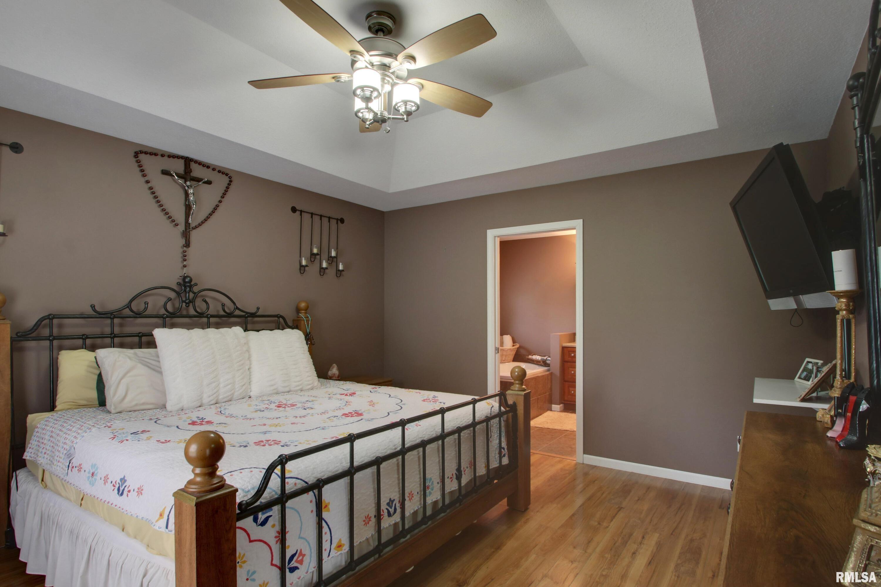 5297 Apache Pass Quincy, IL 62305 - Photo 10 of 24
