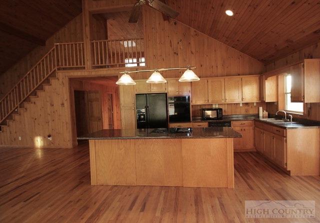 806 Reece Hill Road Mountain City, TN 37683 - Photo 24 of 33 Gallery Image 24