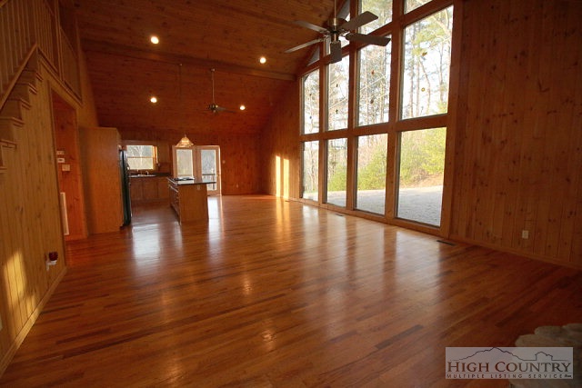 806 Reece Hill Road Mountain City, TN 37683 - Photo 4 of 33 Gallery Image 4