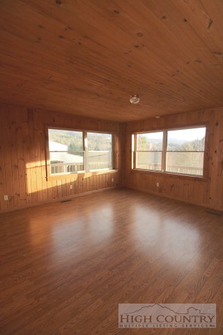 806 Reece Hill Road Mountain City, TN 37683 - Photo 8 of 33 Gallery Image 8