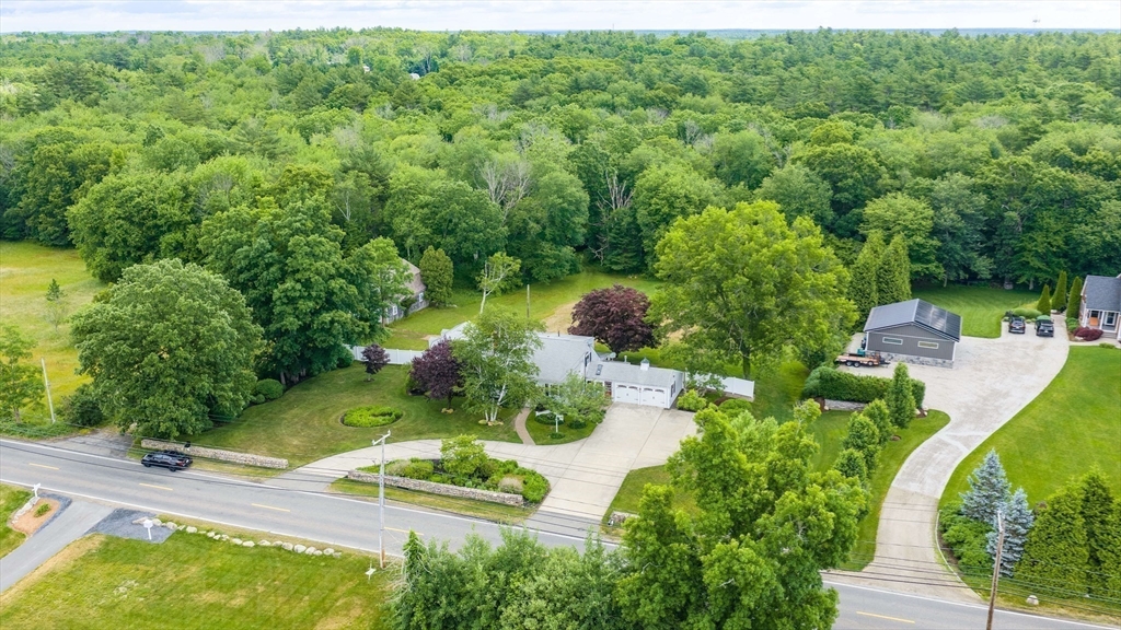 1324 Main Street Acushnet, MA 02743 - Photo 4 of 36