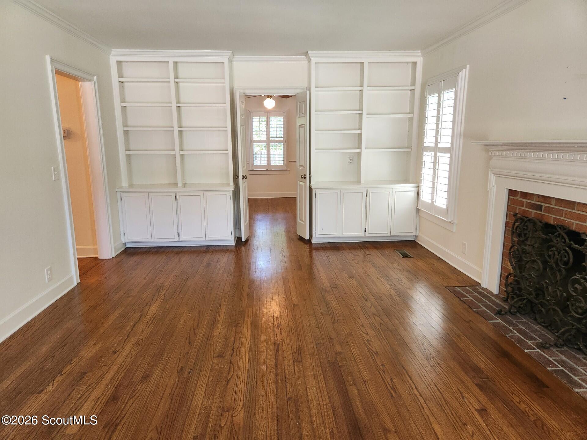 110 Jacobs Road St. Simons Island, GA 31522 - Photo 5 of 27 Living Room