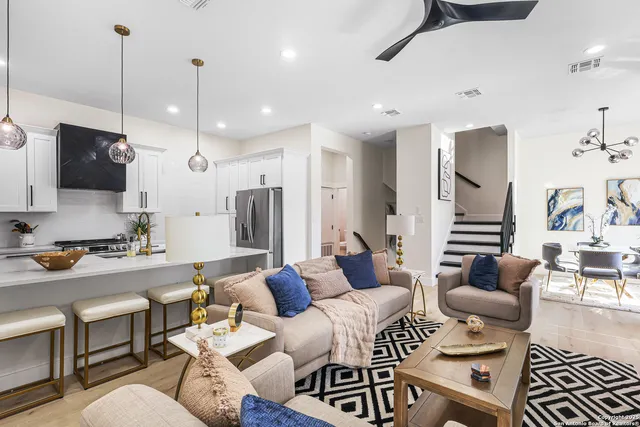 $575,000 | 1019 South Hackberry, Unit 202, San Antonio, TX 78210