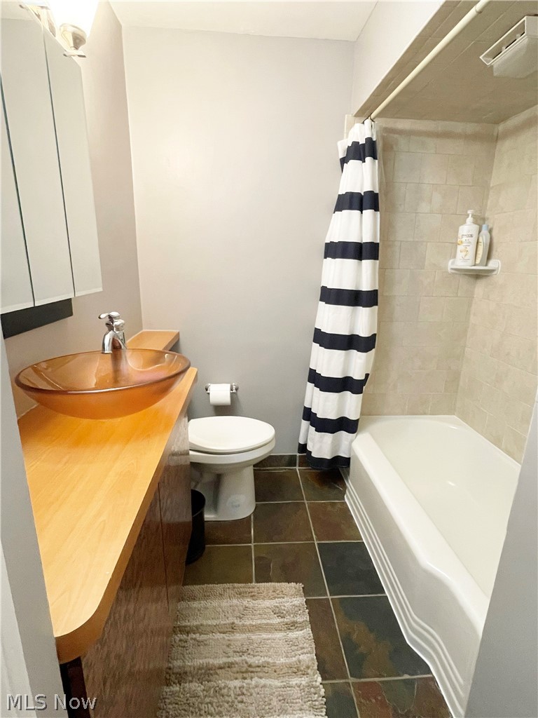 5528 Huron Road Lyndhurst, OH 44124 - Photo 13 of 26 Remodeled Bathroom