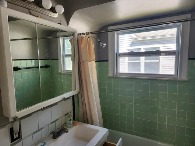 $179,000 | 4489 Westpoint Street, Dearborn Heights, MI 48125