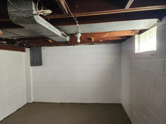 $179,000 | 4489 Westpoint Street, Dearborn Heights, MI 48125