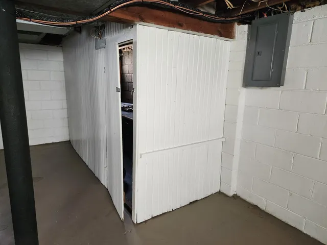 $179,000 | 4489 Westpoint Street, Dearborn Heights, MI 48125