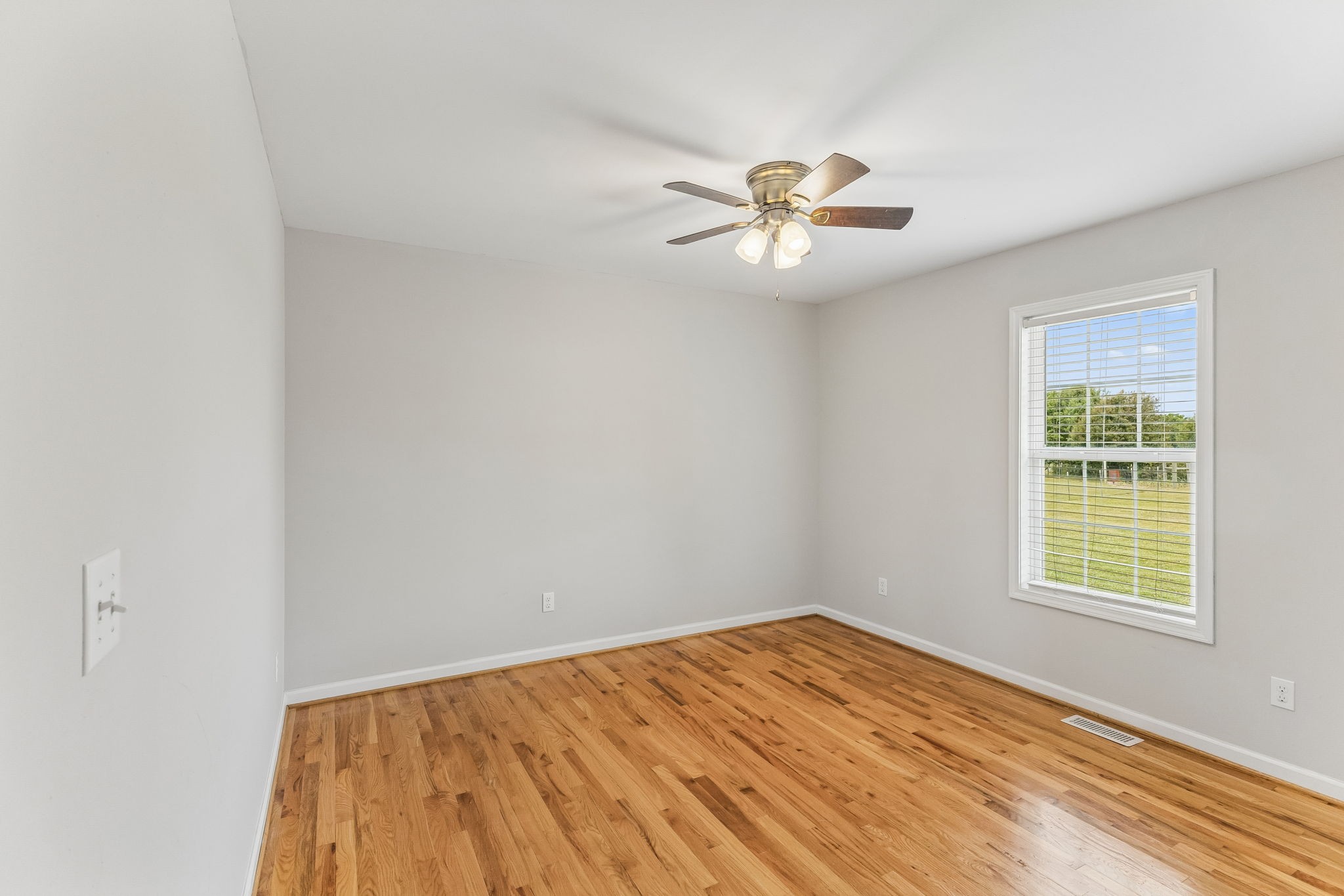 204 Brace Road Summertown, TN 38483 - Photo 18 of 34