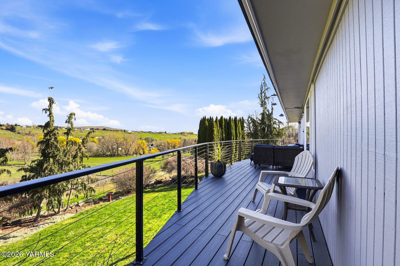 12309 Douglas Road Yakima, WA 98908 - Photo 36 of 58 36- Deck View