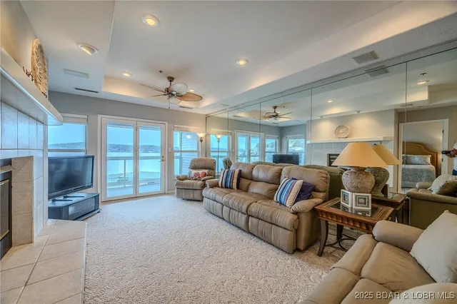 $359,900 | 214 Emerald Bay Drive, Unit 3A, Lake Ozark, MO 65049