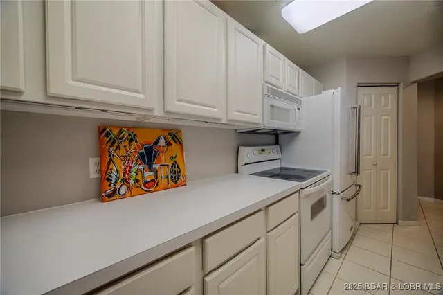 $359,900 | 214 Emerald Bay Drive, Unit 3A, Lake Ozark, MO 65049