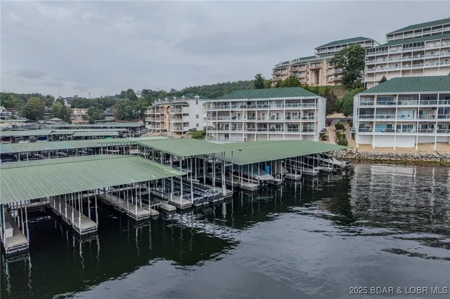 $359,900 | 214 Emerald Bay Drive, Unit 3A, Lake Ozark, MO 65049