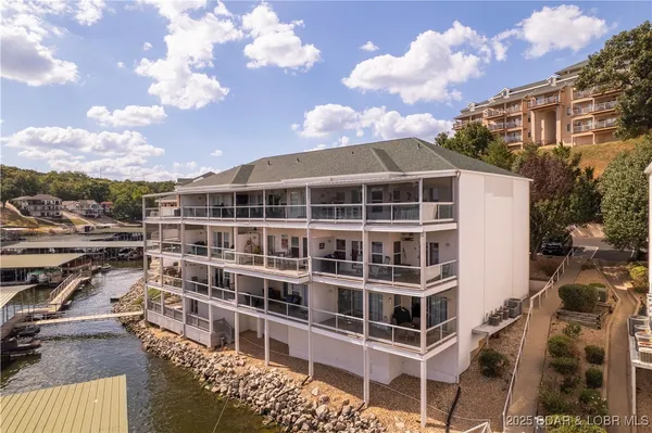 $329,900 | 214 Emerald Bay Drive, Unit 3A, Lake Ozark, MO 65049