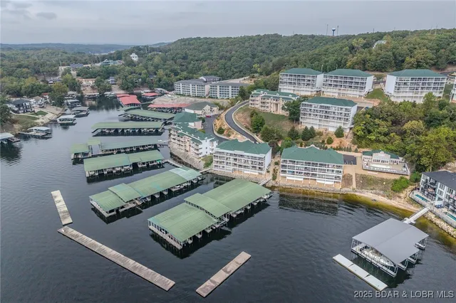 $359,900 | 214 Emerald Bay Drive, Unit 3A, Lake Ozark, MO 65049