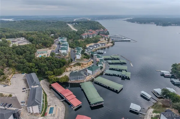 $329,900 | 214 Emerald Bay Drive, Unit 3A, Lake Ozark, MO 65049