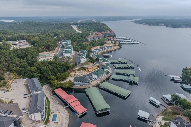 $359,900 | 214 Emerald Bay Drive, Unit 3A, Lake Ozark, MO 65049