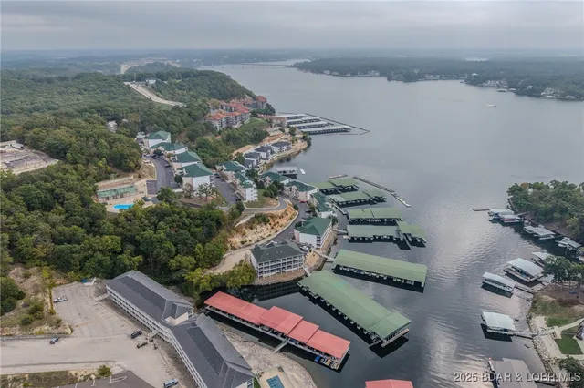 $359,900 | 214 Emerald Bay Drive, Unit 3A, Lake Ozark, MO 65049