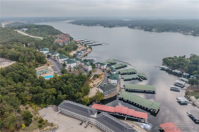 $359,900 | 214 Emerald Bay Drive, Unit 3A, Lake Ozark, MO 65049